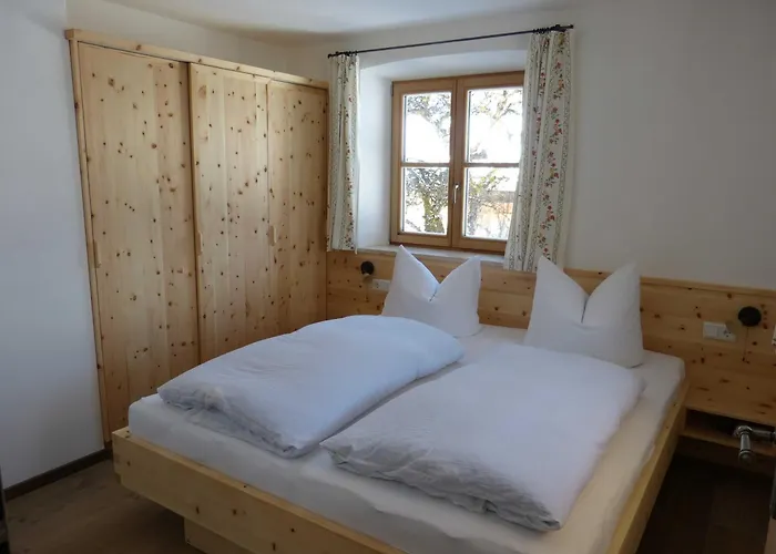 Gaestehaus Becher, Kreuth-point * 크로이트