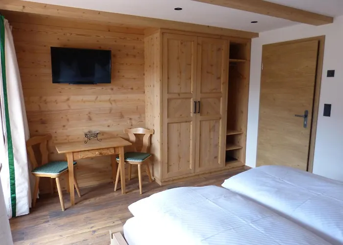 Gaestehaus Becher, Kreuth-point 아파트 *