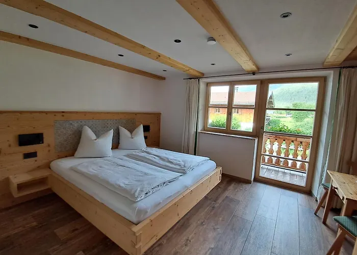 Gaestehaus Becher, Kreuth-point * 크로이트