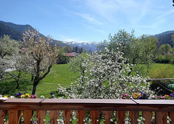 Gaestehaus Becher, Kreuth-point * 크로이트