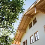 Gaestehaus Becher, Kreuth-point * Kreuth