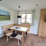 Gaestehaus Becher, Kreuth-point *