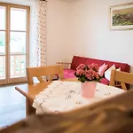 Gaestehaus Becher, Kreuth-point * Kreuth