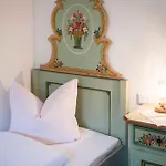 Gaestehaus Becher, Kreuth-point * Kreuth