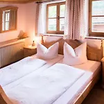 Gaestehaus Becher, Kreuth-point Kreuth