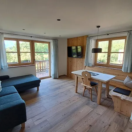 Gaestehaus Becher, Kreuth-point Appartement *