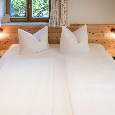 Gaestehaus Becher, Kreuth-point * Kreuth